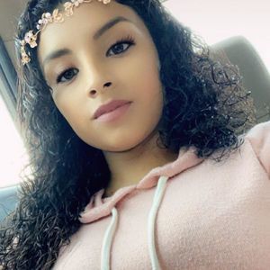 Meet your Posher, Evelyn